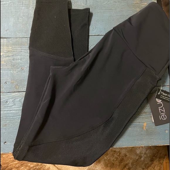 NWT Onzie Leggings - Picture 1 of 8